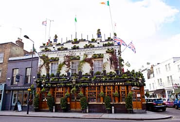 the-churchill-arms-historical-pub-in-london