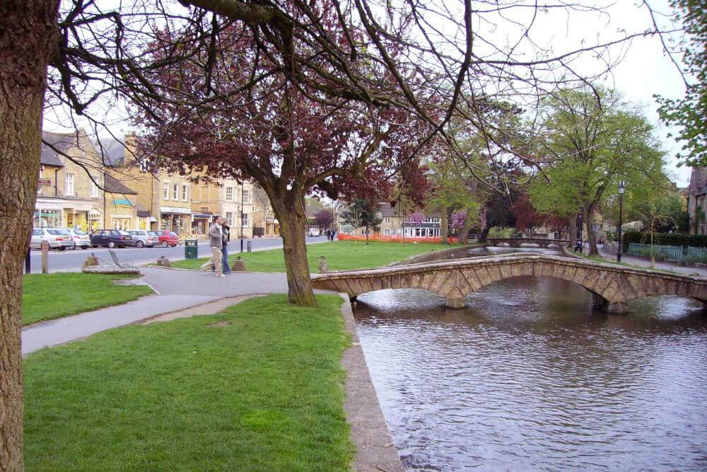 bridge-and-river-at-bourton-on-the-water