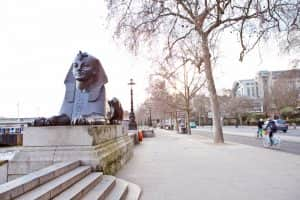 sights-along-the-river-thames-london