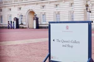 sights-at-buckingham-palace-london (20)