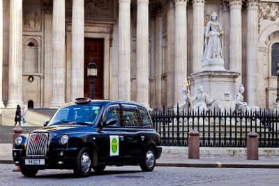 black-taxi-parked-at-st-pauls-cathedral-london